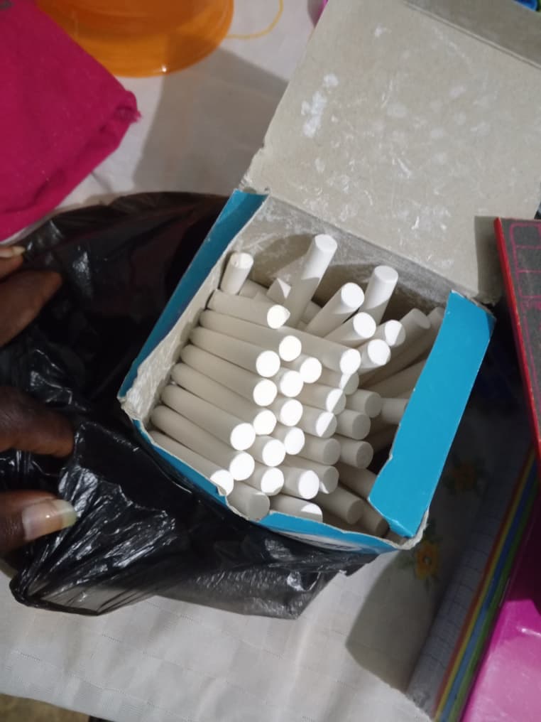 UN ORPHELIN UNE FOURNITURE SCOLAIRE DE VOTRE CHOIX